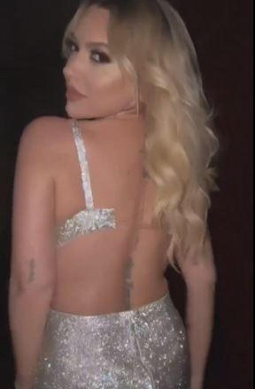 Şarkıcı Hadise'nin kalça dansına alev emojileri yağdı!