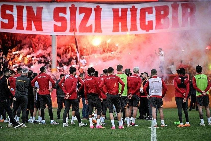Onyekuru'nun paylaşımı sosyal medyayı salladı! İmza atmak için İstanbul'a geliyor
