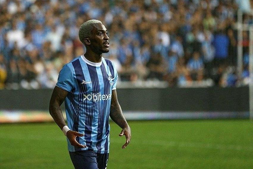 Onyekuru'nun paylaşımı sosyal medyayı salladı! İmza atmak için İstanbul'a geliyor