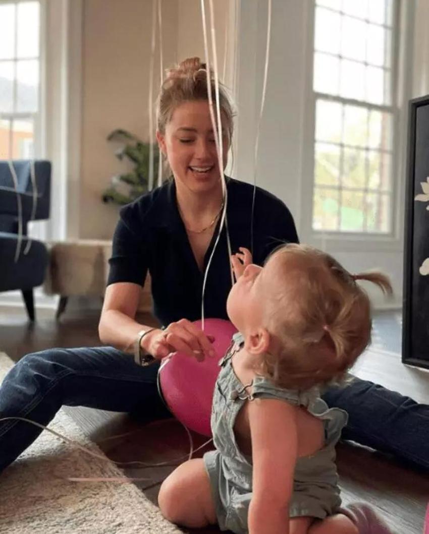 Amber Heard'ten flaş karar! Kızını gürültüden uzakta büyütüyor