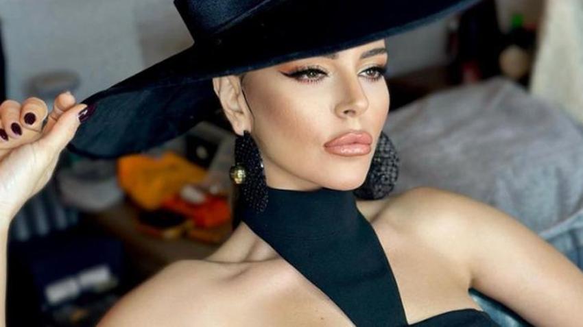 Simge Sağın konserinde yaktı geçti! Kıyafeti tüm dikkatleri çekti