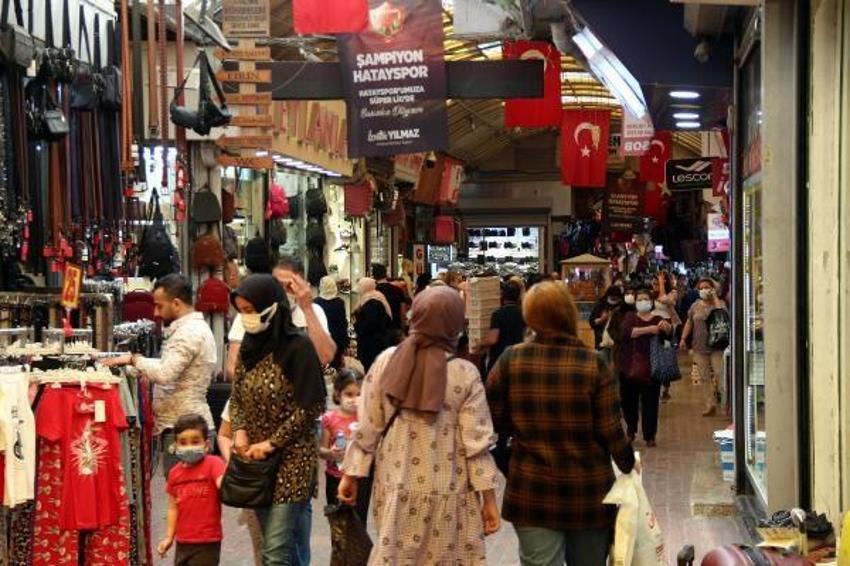 Tarihi Uzun Çarşı normal hayata dönüyor; 400 iş yeri faaliyete geçti