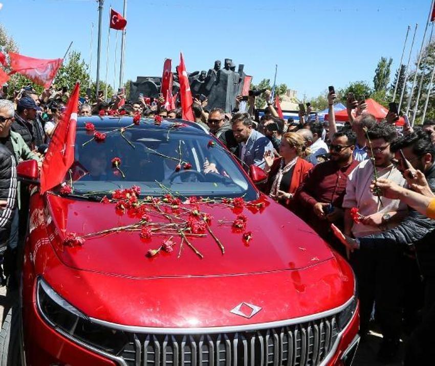 Türkiye’de bir ilk gerçekleşti! TOGG’u orada gören akın etti