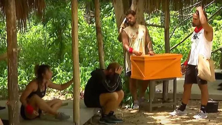 Survivor'da 'gıybet masası' sözleri Nefise'yi çıldırttı: Açtırma bayramlık ağzımı!