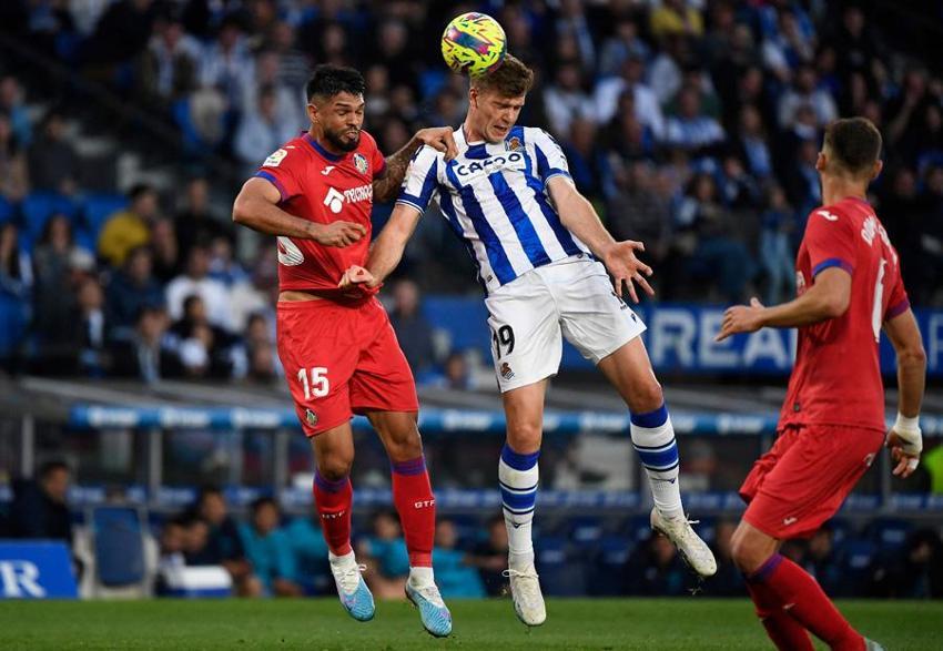 İcardi kaçtı, Aboubakar kaçtı ama bu kaçmayacak! Alexander Sörloth Fenerbahçe'de...