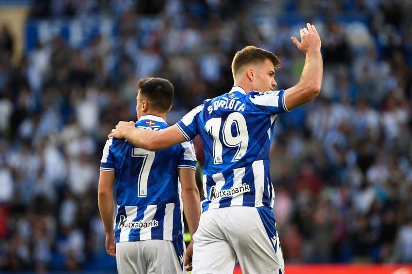 İcardi kaçtı, Aboubakar kaçtı ama bu kaçmayacak! Alexander Sörloth Fenerbahçe'de...