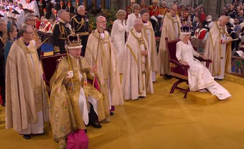 Kral 3. Charles'ın taç giyme törenine damga vuran görüntüler!