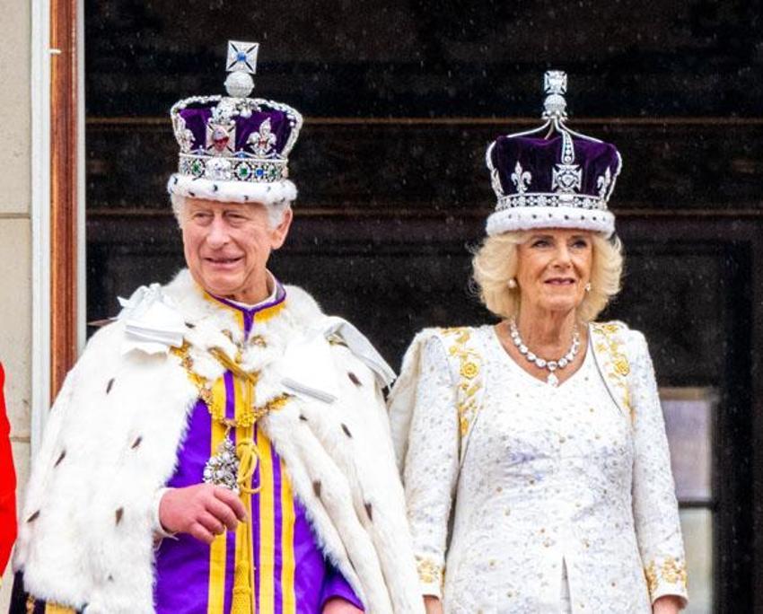 Kral 3. Charles'ın taç giyme törenine damga vuran görüntüler!