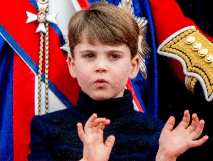 Kral 3. Charles'ın taç giyme törenine damga vuran görüntüler!