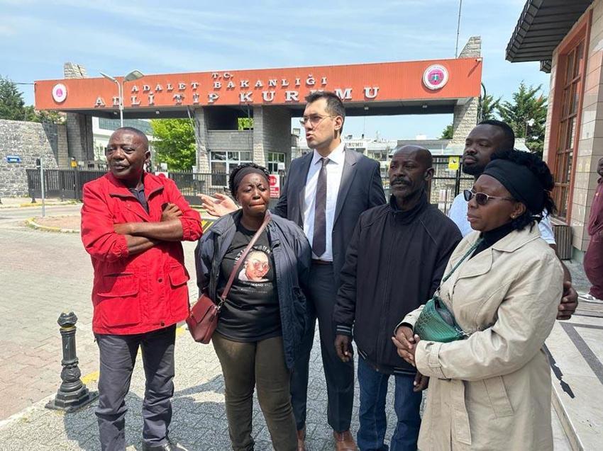 Gabonlu Dina'nın ailesi teşhis için Adli Tıp'a geldi! Anne Panga: Türk devletine güveniyorum, bu kesinlikle intihar değil