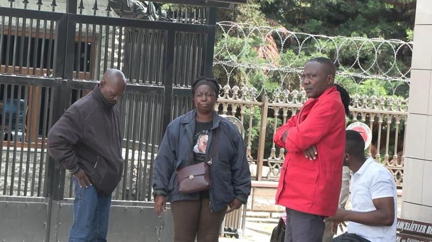 Gabonlu Dina'nın ailesi teşhis için Adli Tıp'a geldi! Anne Panga: Türk devletine güveniyorum, bu kesinlikle intihar değil