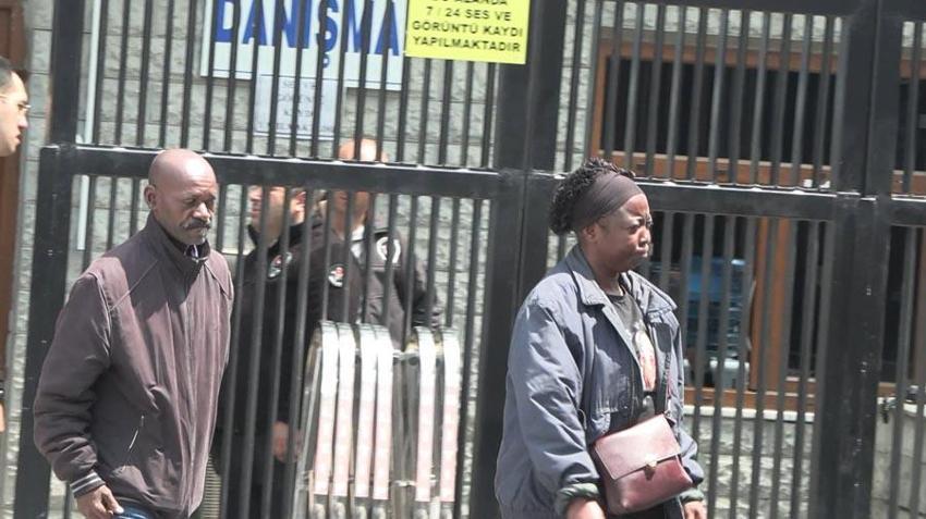 Gabonlu Dina'nın ailesi teşhis için Adli Tıp'a geldi! Anne Panga: Türk devletine güveniyorum, bu kesinlikle intihar değil