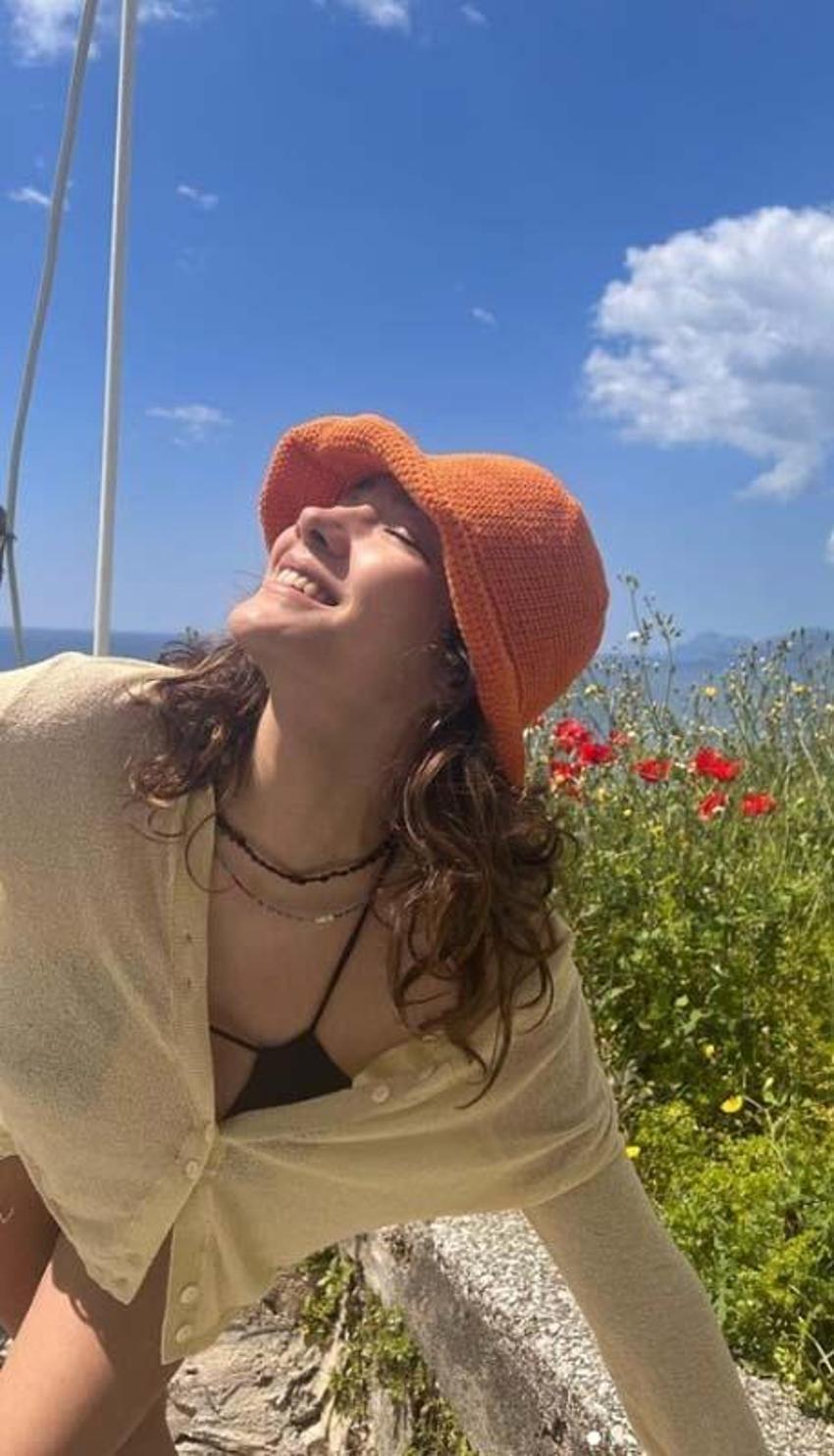 Arkadaşız demişlerdi! Aybüke Pusat ile Furkan Andıç birlikte tatile çıktı!