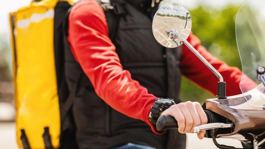Moto kuryelerin geliri dudak uçuklattı! 1000 personel alınacak