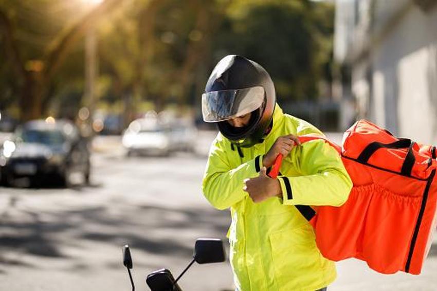 Moto kuryelerin geliri dudak uçuklattı! 1000 personel alınacak