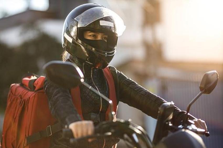 Moto kuryelerin geliri dudak uçuklattı! 1000 personel alınacak