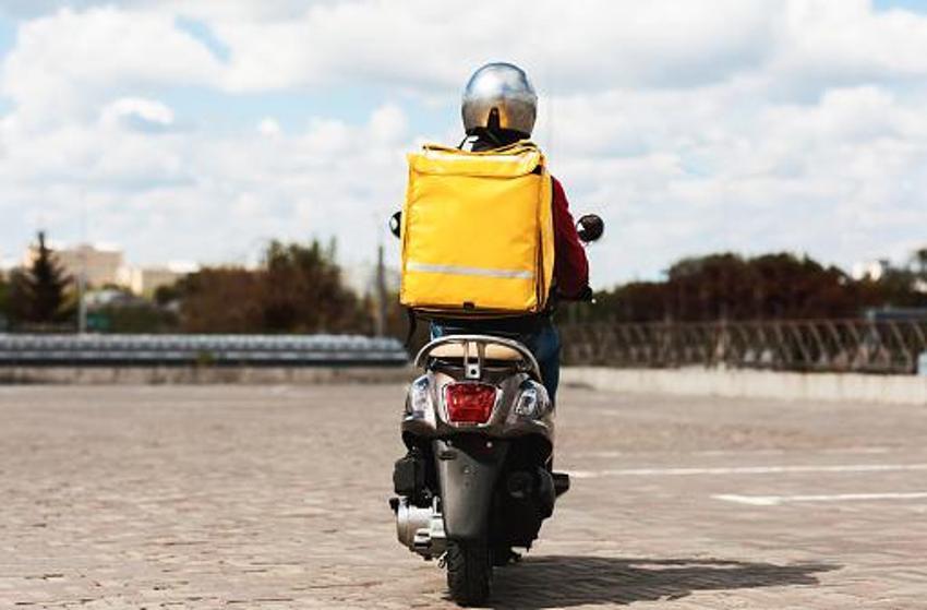Moto kuryelerin geliri dudak uçuklattı! 1000 personel alınacak