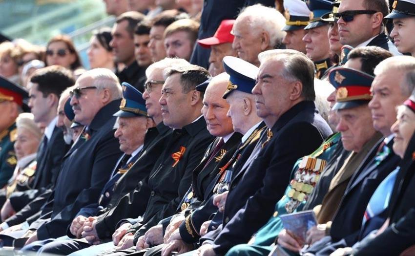 Putin’den dünyaya Zafer Günü Mesajı: Rusya için ne batıda ne de doğuda düşman yok