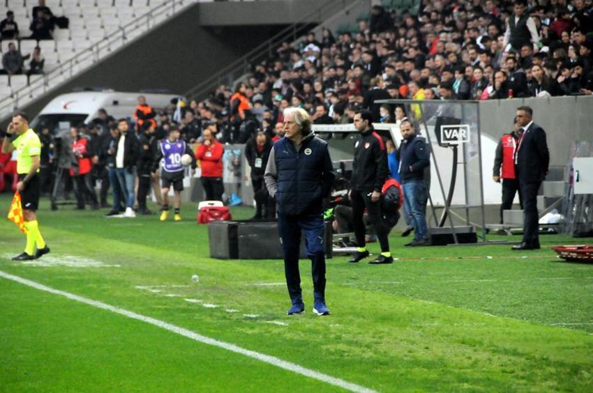 İtalya basını Fenerbahçe'nin yeni teknik direktörünü duyurdu! Ali Koç Portekizli hocadan vazgeçmiyor