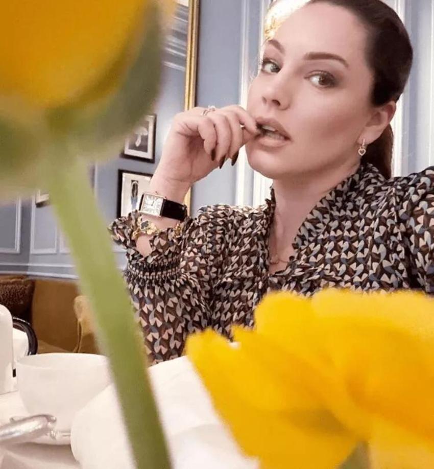Kelly Brook'tan şaşırtan açıklama: Takipçilerim üstsüz fotoğraflarımı görmek istiyor