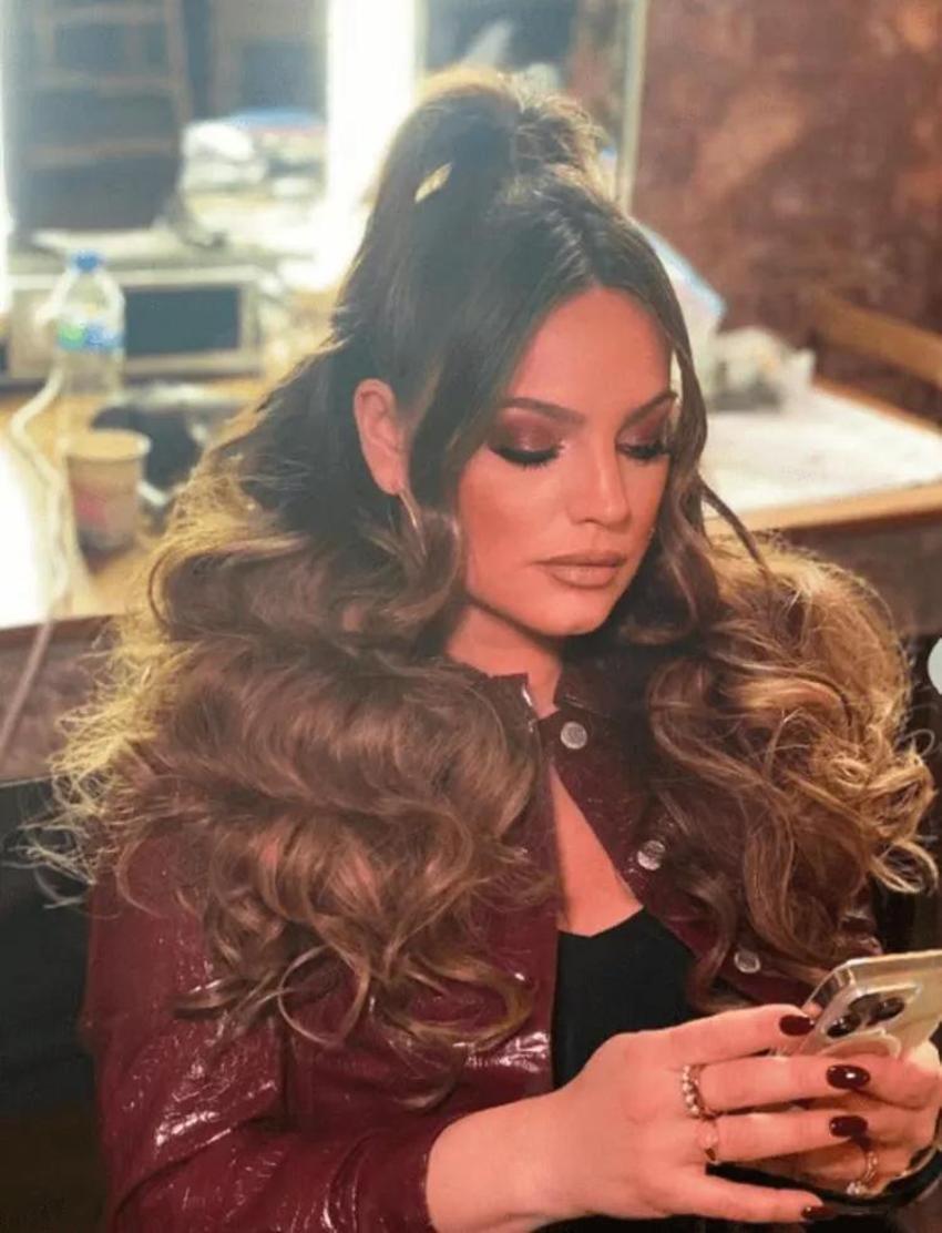 Kelly Brook'tan şaşırtan açıklama: Takipçilerim üstsüz fotoğraflarımı görmek istiyor