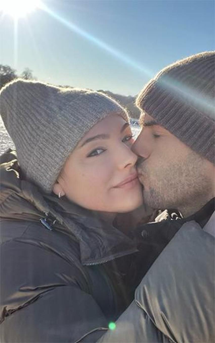 Kelly Brook'tan şaşırtan açıklama: Takipçilerim üstsüz fotoğraflarımı görmek istiyor