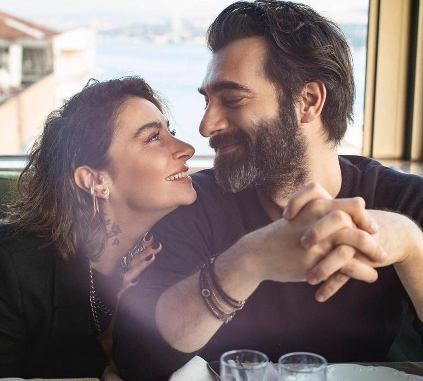 Sıla Gençoğlu'ndan romantik kutlama: Hayat bugün nereden baksan öpücük ve kurabiye