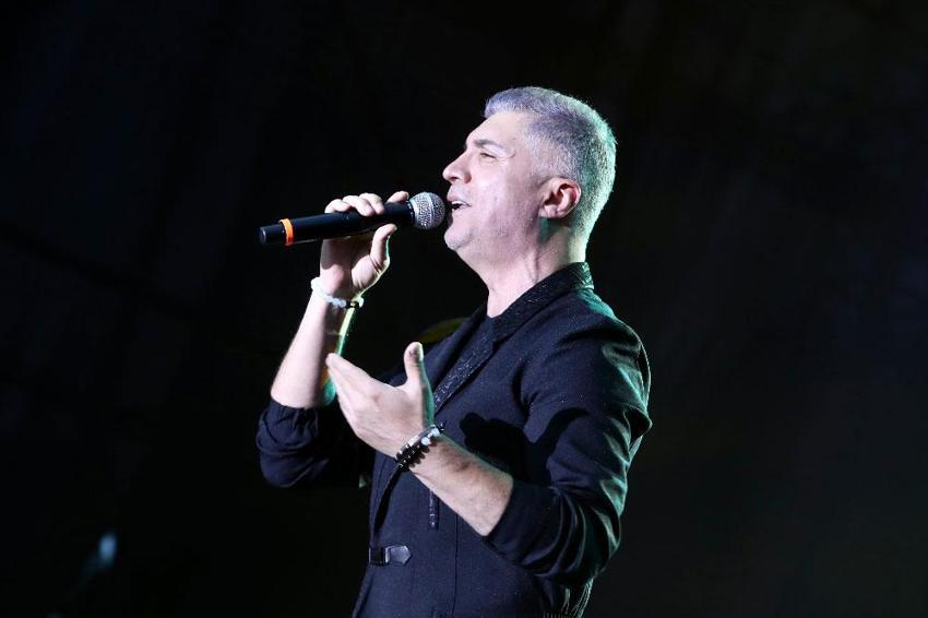 Konserde gençlere Anadolu Togg sürprizi! Sahneye böyle çıktı