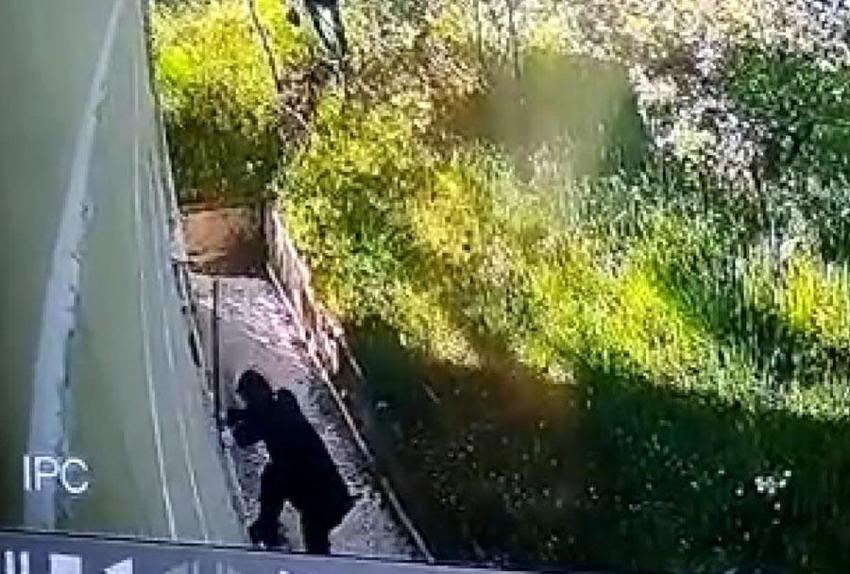Boşanmak isteyen eşine dehşeti yaşattı! Silahlı molotoflu tehdit...