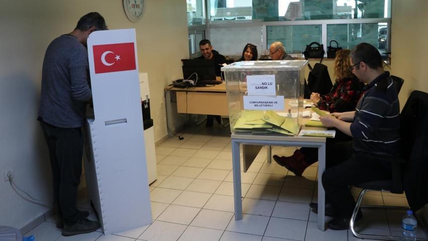 Sandık görevlisi nasıl olunur 2023, şartları neler? Sandık görevlisi olmak için nereye başvurulur, ne yapmak gerekir, kaç yaşında olunmalı? Sandık görevlisi başvurusu detayları!