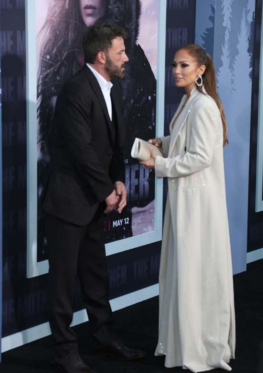 Jennifer Lopez ve Ben Affleck kırmızı halıda gerildi!