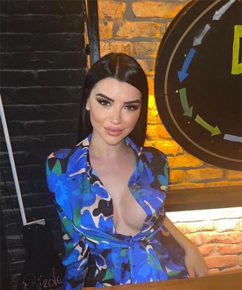 Aleyna Eroğlu dekoltesiyle dikkat çekti!