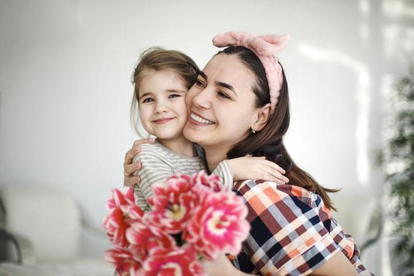 Şehit annelerine anneler günü mesajları-annesiz anneler günü sözleri! Anneler günü mesajı ve resimli 14 Mayıs Anneler Günü sözleri (anneler gününü sessiz kutlayın mesajları)