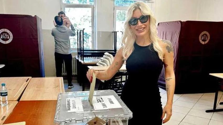 Ünlüler sandık başında!