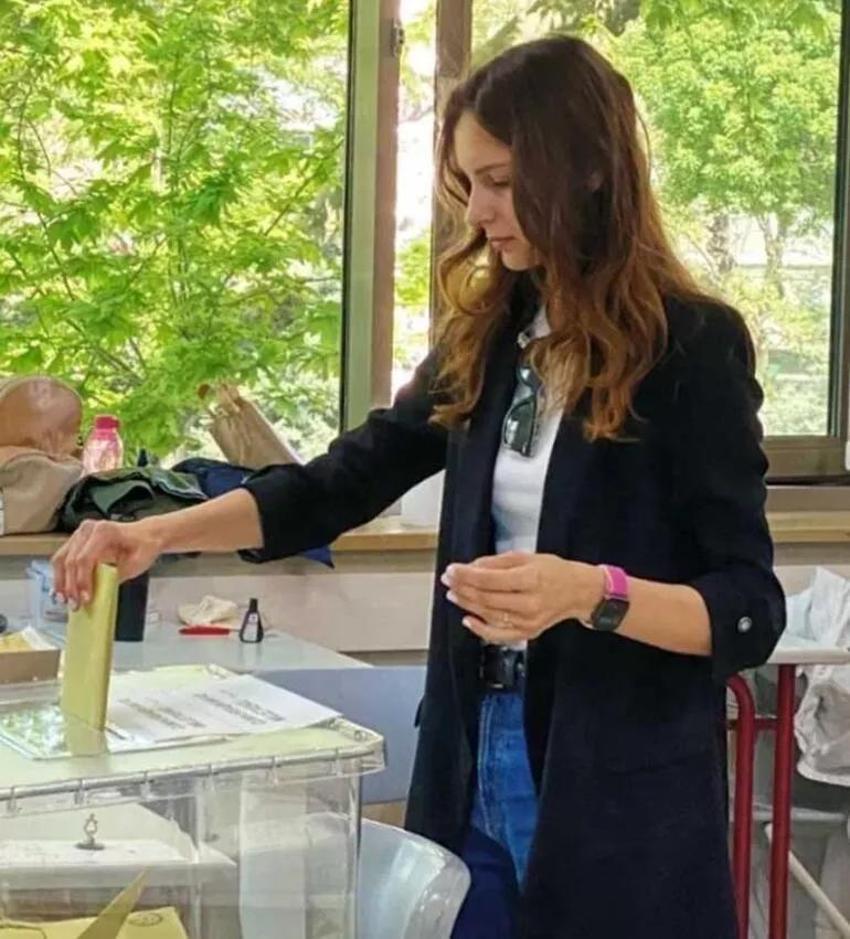 Ünlüler sandık başında!
