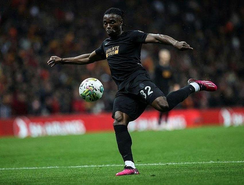 İstanbulspor maçında o hayati hamleyi yapmasaydı... Galatasaray'da tecrübeli futbolcu eşyalarını topladı