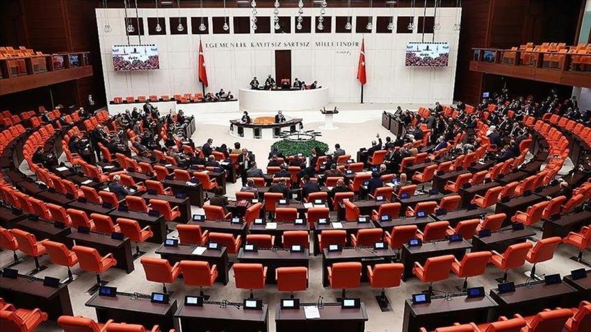 Milletvekili bakan olabilir mi? Milletvekili bakan olursa vekilliği düşer mi?