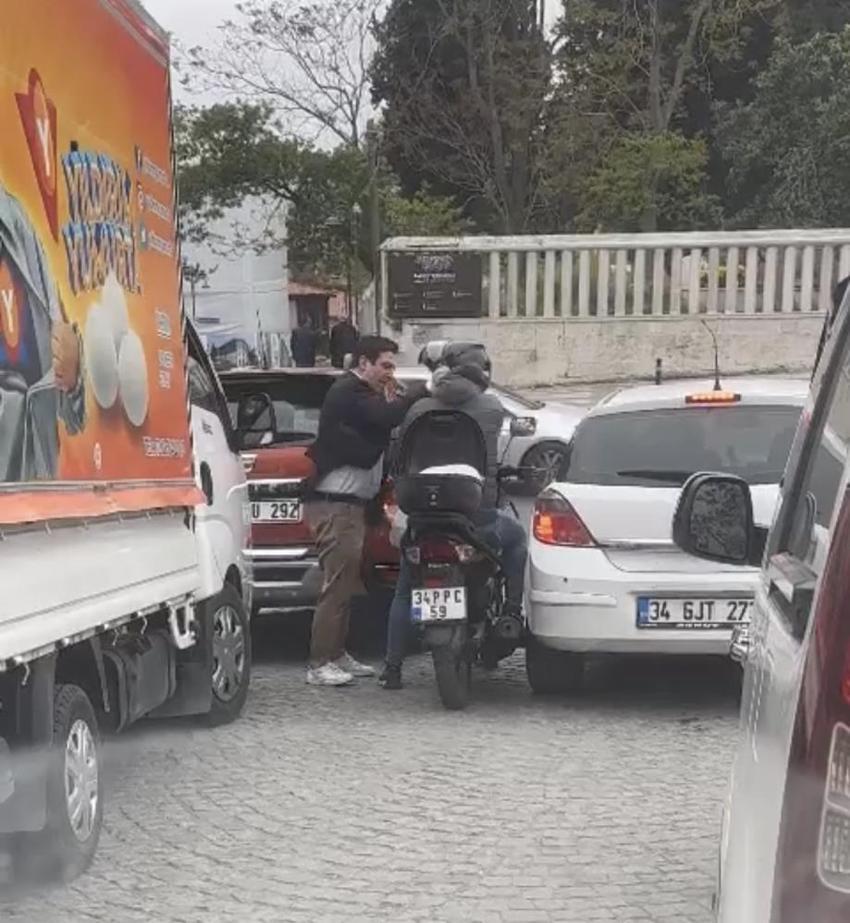İstanbul'da yol ortasında satırlı dehşet! Küfür etti sonrası kabus 
