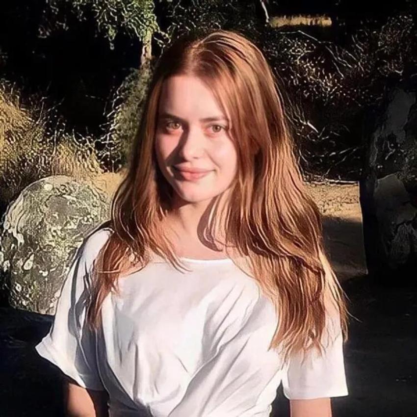 'Selena' dizisiyle tanıdığımız Cansu Demirci yıllar sonra ülkeye döndü!