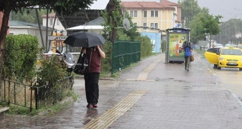 Meteoroloji'den son dakika saat uyarısı! Yağmur fena bastıracak, çok şiddetli geliyor