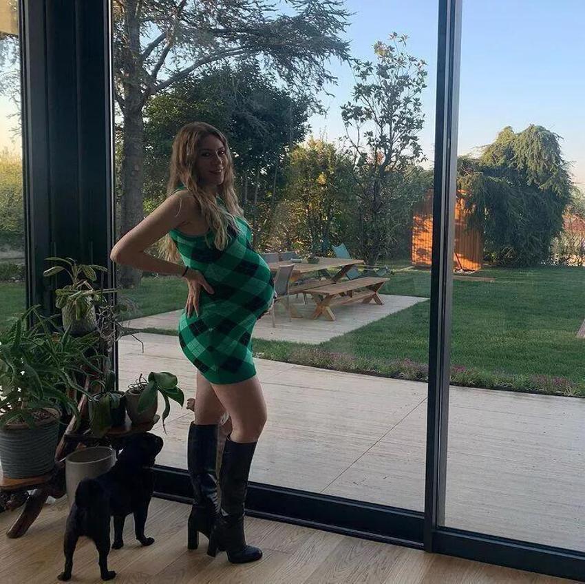 Sinem Kobal'dan müjdeli haber! Ekranlara dönmeye hazırlanıyor