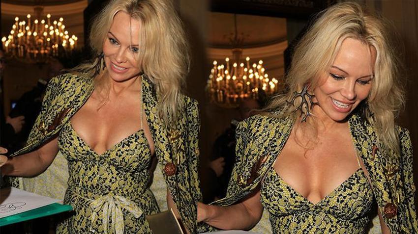 Pamela Anderson bikinili pozlarıyla olay yarattı!