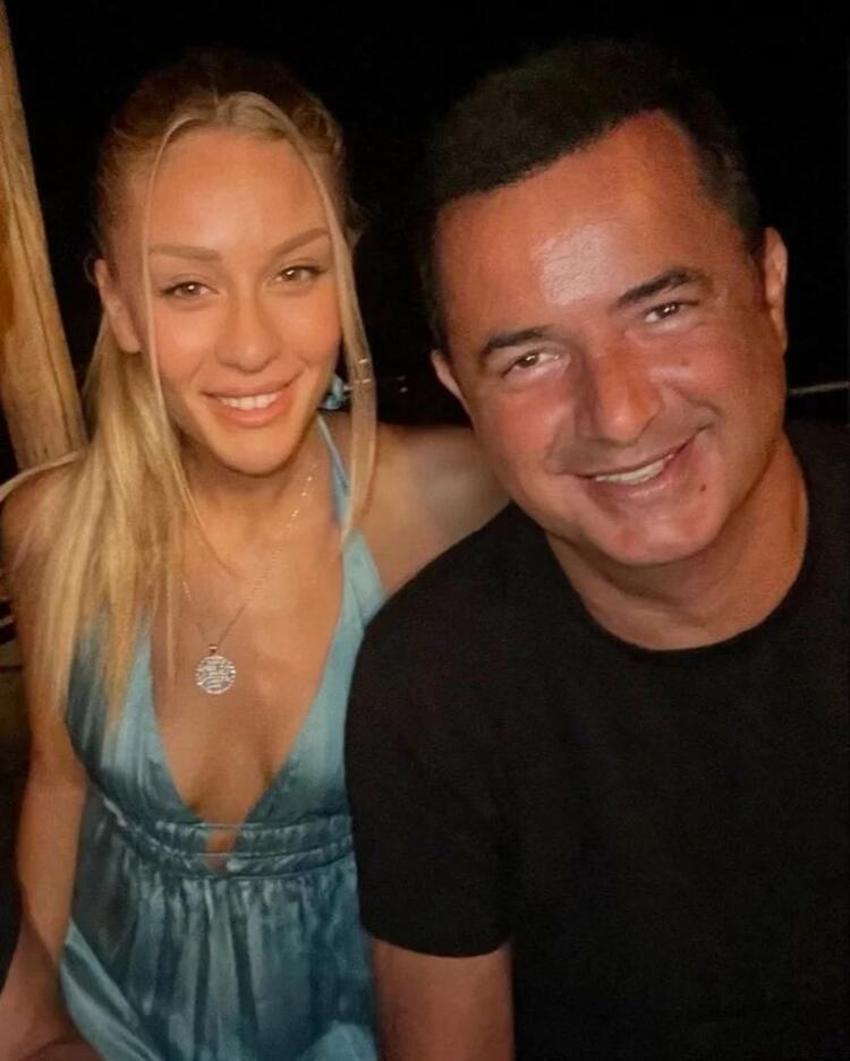 Acun Ilıcalı'dan sevgilisi Çağla Altunkaya ile yeni poz!