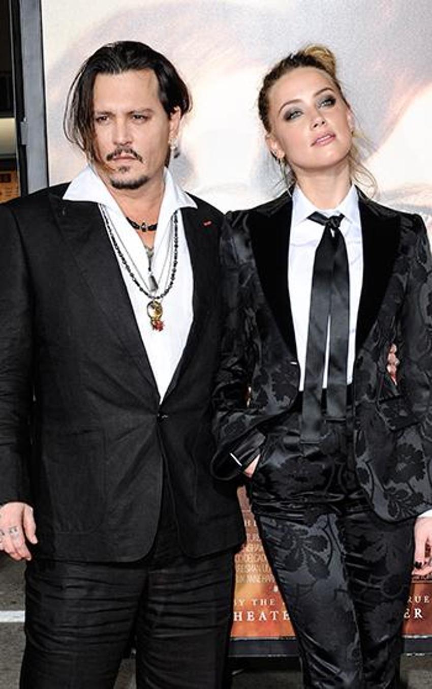Johnny Depp'in dişleri geceye damga vurdu!