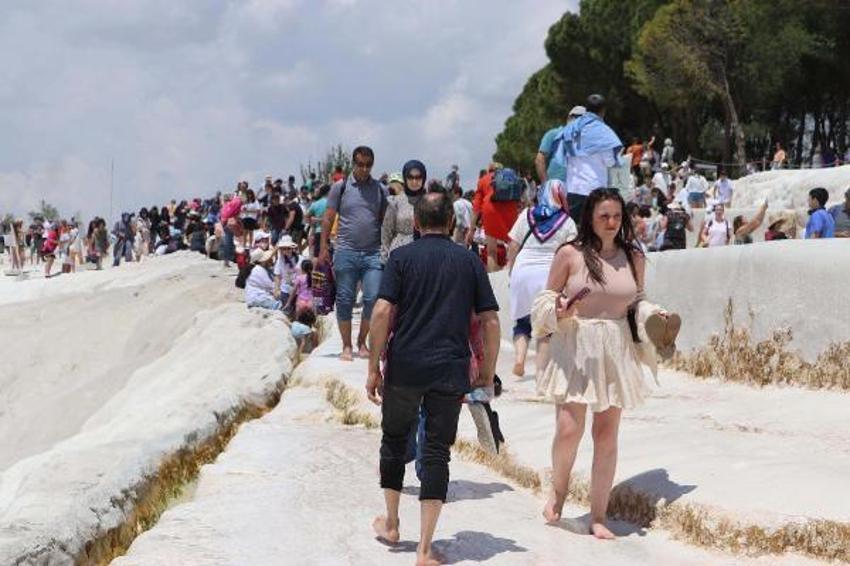 ‘Beyaz Cennet'e ziyaretçi akını! 