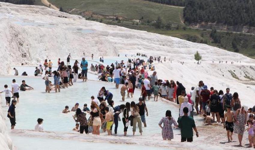 ‘Beyaz Cennet'e ziyaretçi akını! 