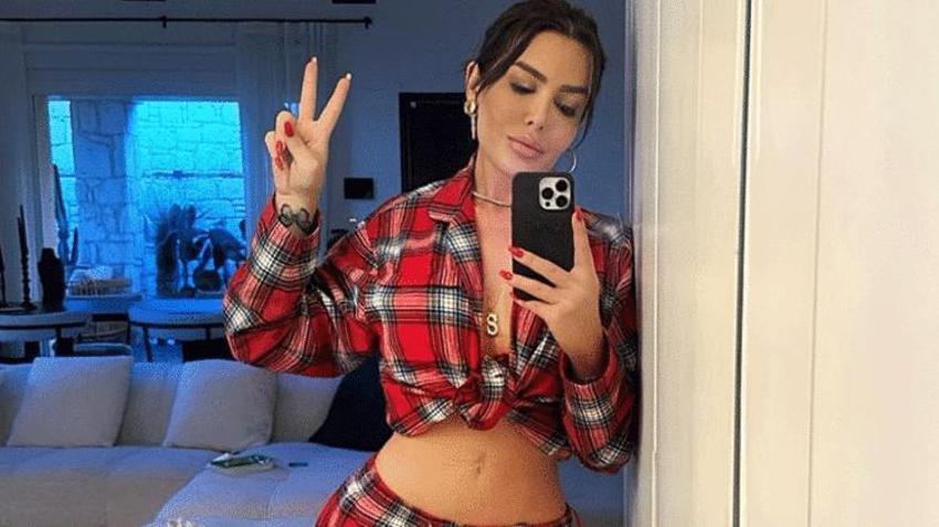 Selin Ciğerci güneşlenirken pozlarını paylaştı!