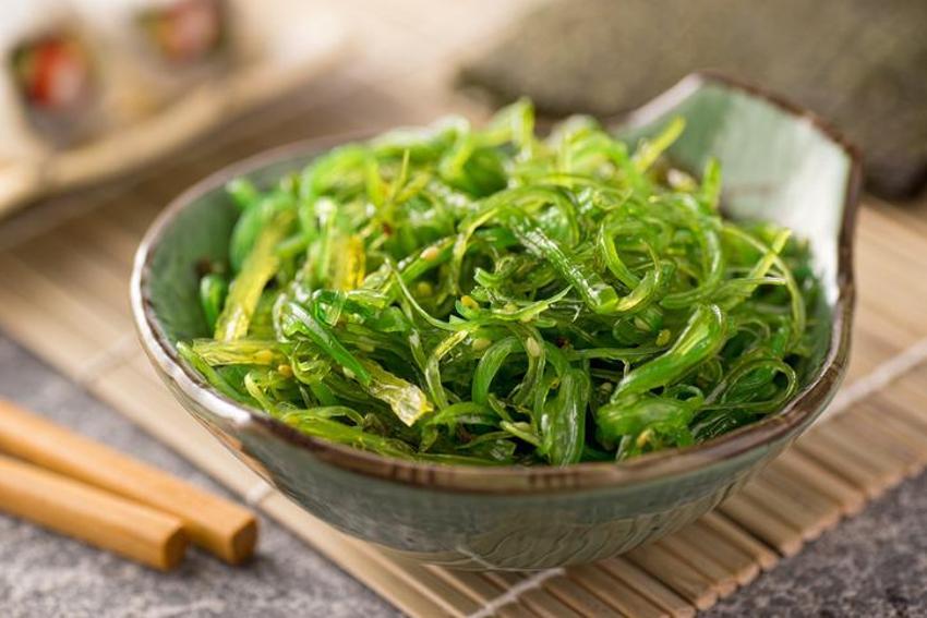 Saç dökülmesini durduruyor, yeni saç çıkarıyor! İçinde çok sayıda vitamin bulunuyor
