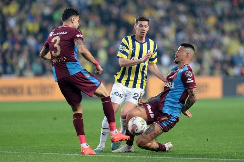Wilfried Zaha'nın Ali Koç'tan istediği para şok etti! Ağabeyi Kadıköy'e gelip maç izledi ama...