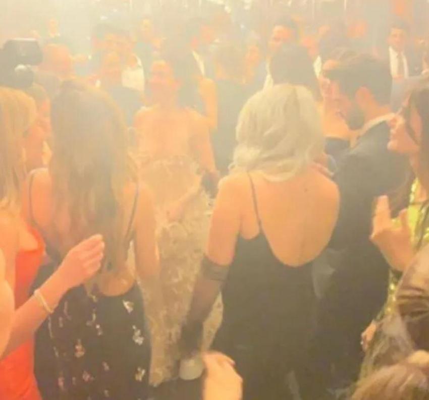 Hande Erçel mayolu pozunu paylaştı, beğeni ve yorum yağdı!
